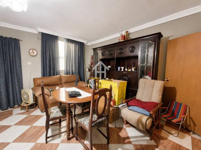 Casa completa en Huétor Tájar con dos viviendas, patio y múltiples posibilidades