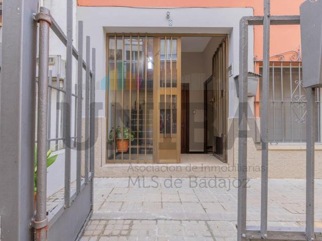 Casa completa en venta en Pardaleras — Badajoz