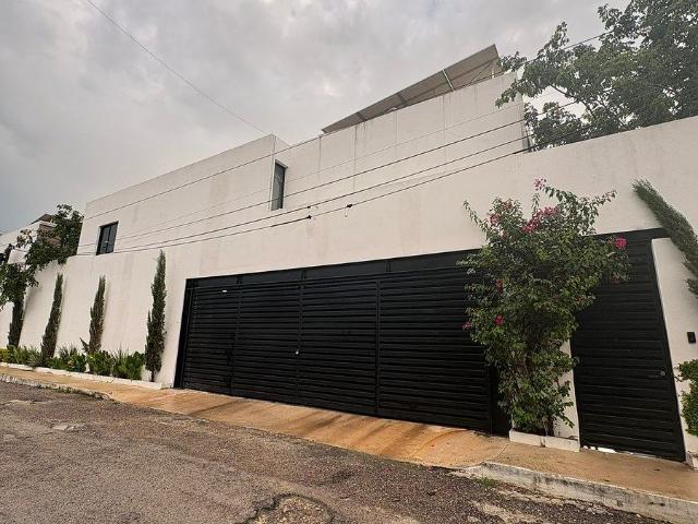 CASA COMPLETAMENTE AMUBELADA Y CON PANELES SOLARES EN SAN CAMILO YUCATAN