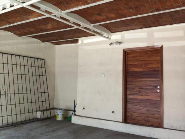 CASA COMPLETAMENTE REMODELADA, Drenaje, Pisos, Instalaciones eléctricas