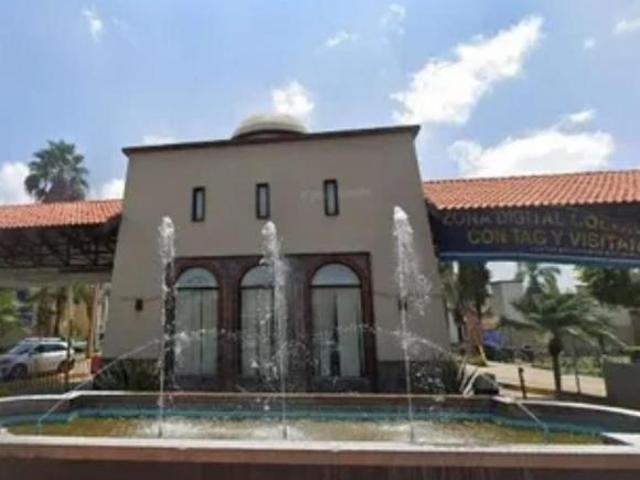 CASA COMPLETAMENTE REMODELADA EN HACIENDA REAL, TONALÁ