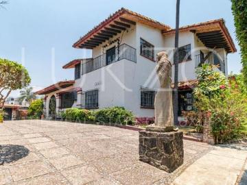 Casa con 4706 m2 de terreno y 5 recámaras en venta en Reforma, Cuernavaca