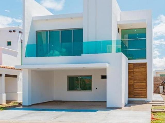Casa con 4 habitaciones y 400 m² de superficie de terreno en venta en Fraccionamiento Puerta al Mar