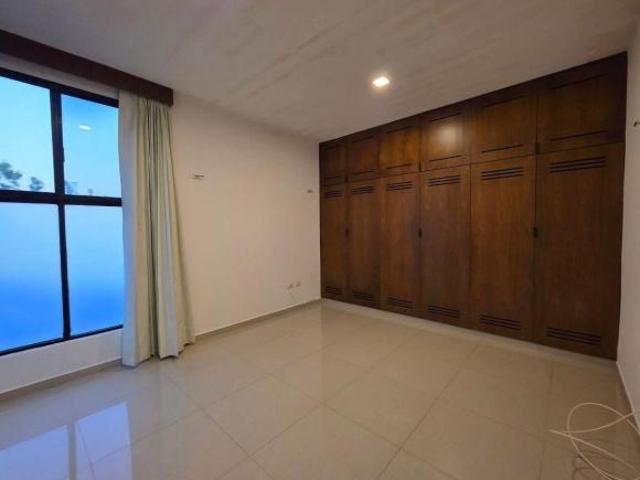 Casa con 4 recámaras y 450 m2 superficie de terreno en venta en Fraccionamiento San Antonio Cucul