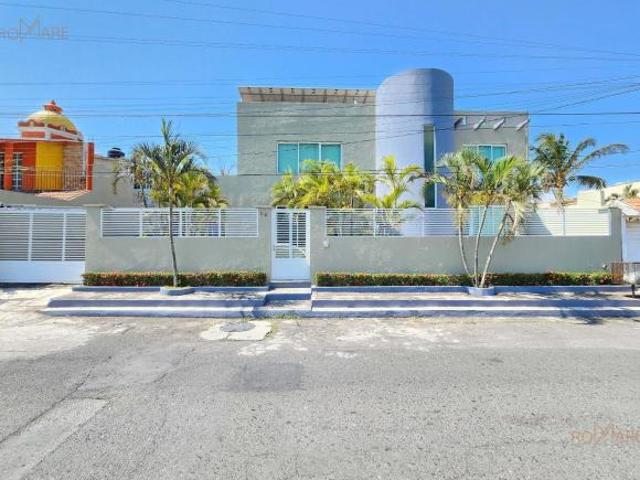 Casa con 4 recámaras con alberca | Terreno 434 m2 | $5,000,000