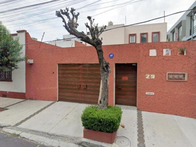 Casa con 4 recámaras de 251 m² terreno en venta en San Álvaro