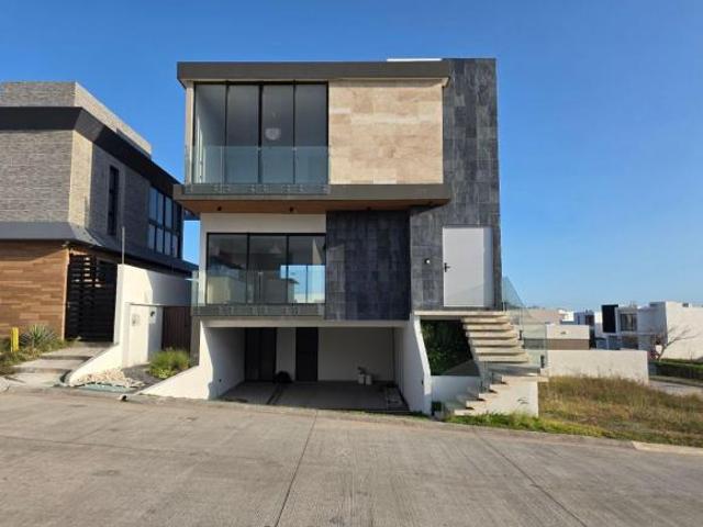 Casa con 4 recámaras en venta, 180 m² superficie de terreno en Punta Tiburón