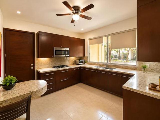 Casa con 4 recámaras en Venta en Temozón Norte