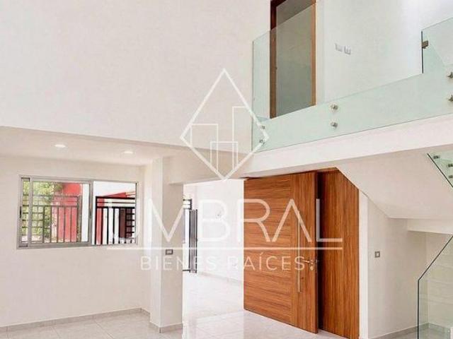 Casa con 4 recámaras en VENTA, Fracc. Morada del Quetzal, XALAPA