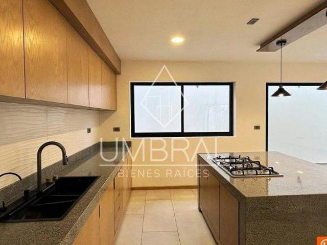 Casa con 4 recámaras en VENTA, Imperial de las Ánimas Xalapa