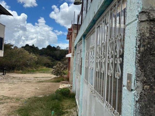 Casa con 4 recamaras muy cerca del club campestre