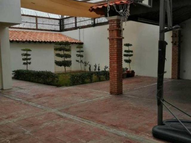 Casa con 516 m² de terreno y 4 recámaras en venta, Mexicali
