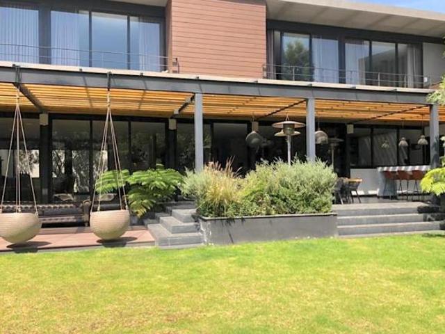 Casa con 565 m² de superficie de terreno y 4 recámaras en venta en privada San Nicolás Totolapan