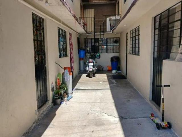 Casa con 5 Departamentos para Inversión en Cuautepec El Alto, Gustavo A. Madero, CDMX