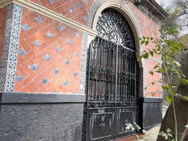 Casa con 5 habitaciones en venta en Del Carmen Coyoacán
