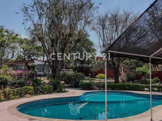 Casa con 5,000 m² de terreno y alberca en Progreso, Jiutepec