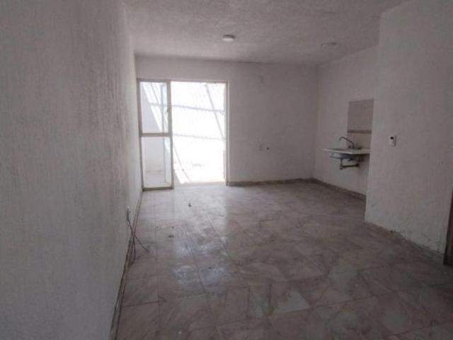 CASA EN VENTA EN SAN SEBASTIAN, 5 MINUTOS CLINICA 180 IMSS