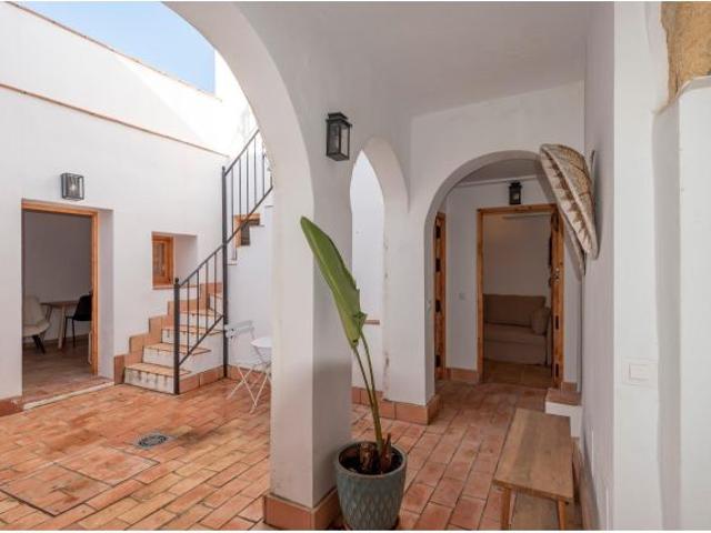 Casa con 6 apartamentos independientes en casco antiguo de Vejer de la Frontera
