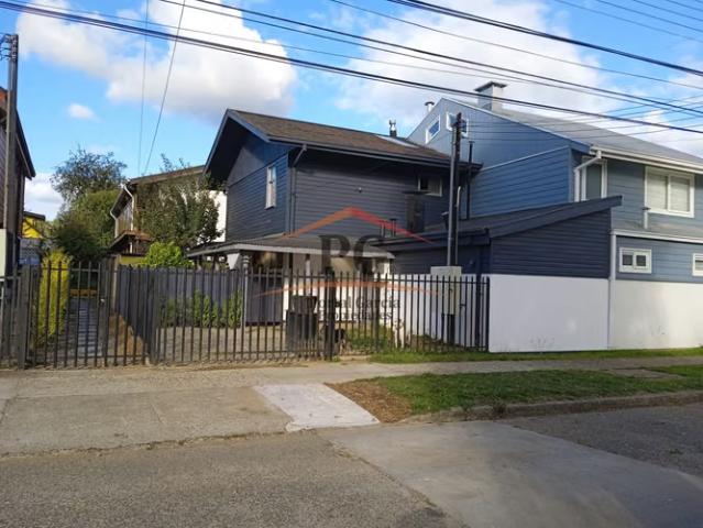 Casa con 6 cabañas arrendadas en villa europa valdivia | 10 dormitorios por 9150.00 en Valdivia