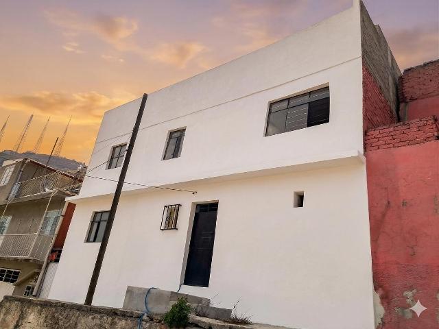 Casa con 7 Departamentos | Alto Potencial de Renta