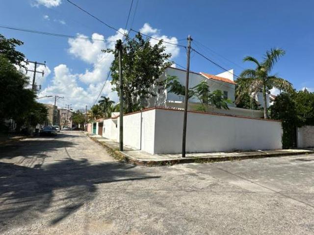 CASA CON 7 DEPARTAMENTOS EN VENTA – SUPERMANZANA 19, PRIVADA DE CRÁTER