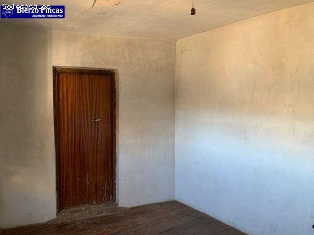 CASA CON 800 m2 DE PARCELA PARA REFORMAR EN EL CENTRO DE CAMPONARAYA!