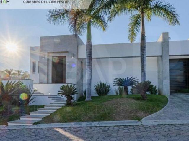 Casa con 1000 m² superficie de terreno y 3 recámaras en venta en León