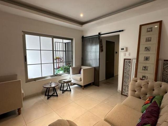 Casa con 110 m² de terreno y 3 recámaras en venta, Roma Sur