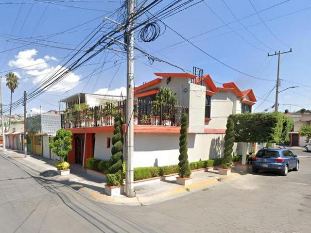 Casa con 120 m² de terreno y 4 recámaras en venta, Tultitlán