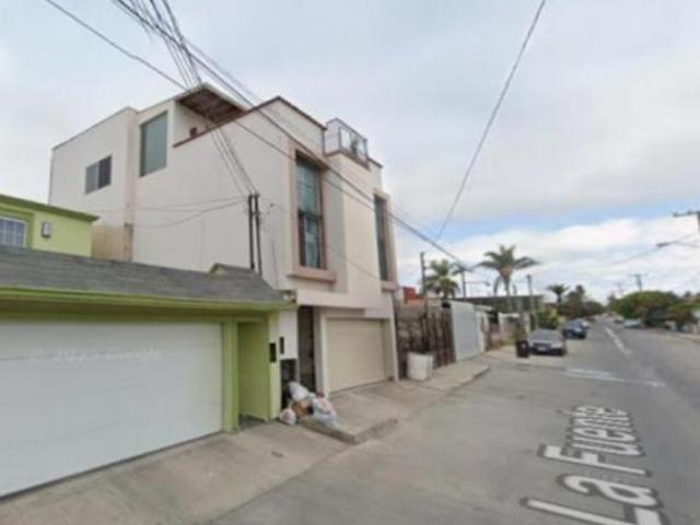 Casa con 130 m² de superficie de terreno y 4 habitaciones en venta en Rosarito