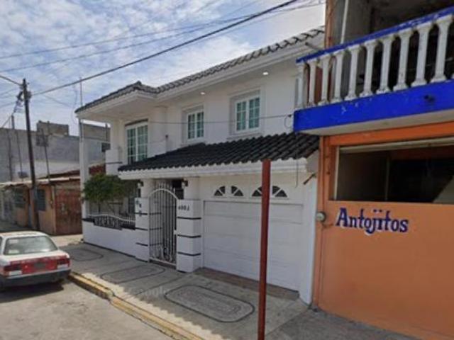 Casa con 135 m² superficie de terreno, 4 habitaciones en venta en Cazones