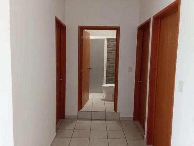 Casa con 140 m² superficie de terreno y 3 recámaras en venta, Centro de Cuautla, cerca de colegios