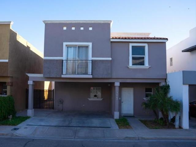 CASA CON 181mtr DE TERRENO EN VENTA CALLE NOVENA BOSQUES DEL SOL MEXICALI BC