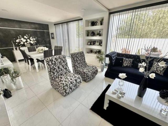 Casa con 200 m² superficie de terreno, 3 recámaras en venta en Lomas Verdes 6a Sección