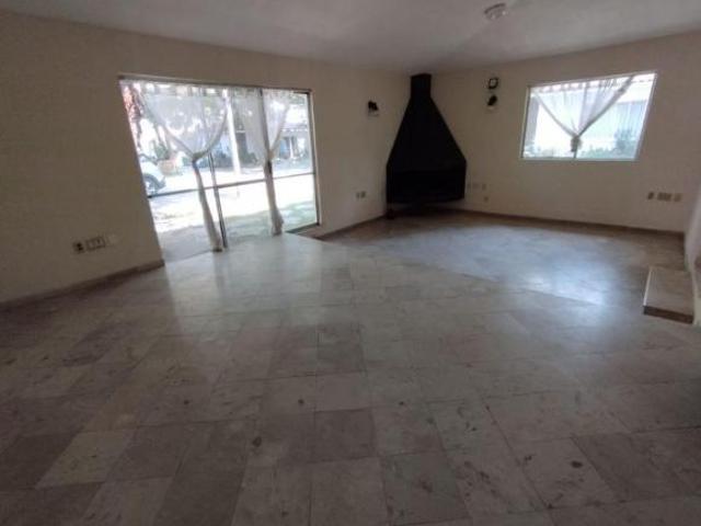Casa con 200 m² superficie de terreno, 4 habitaciones en venta en Santa María Tepepan