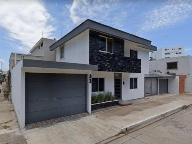 Casa con 216 m² superficie de terreno, 5 habitaciones en venta en Fraccionamiento Alameda. Mazatlan
