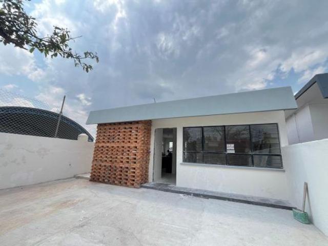 Casa con 239 m² de superficie de terreno y 4 recámaras en venta en Nuevo Córdoba