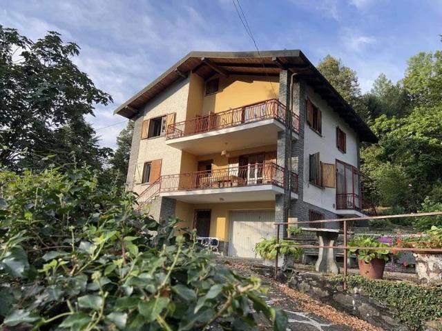 Casa con 2 appartamenti e terreno 390m² Ceres