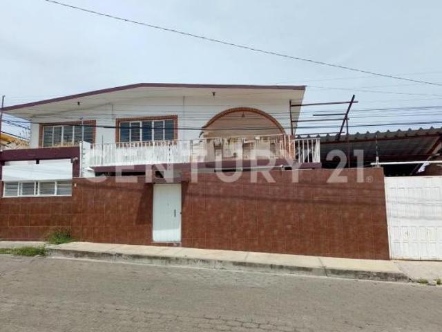 Casa con 2 departamentos en venta, Col. Fco I. Madero, Atlixco, Puebla