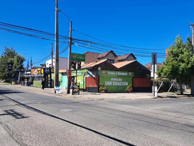 Casa con 2 Locales Comerciales Regularizados 1770 | dormitorios por 300000. 00 en Talca