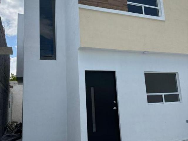 Casa con 2 recámaras de 113 m² en venta, La Cima