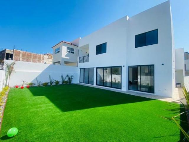 Casa con 300 m² de terreno, 4 recámaras en venta en Real del Mar