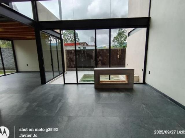Casa con 335 m² de terreno, 4 recámaras en venta en Avandaro