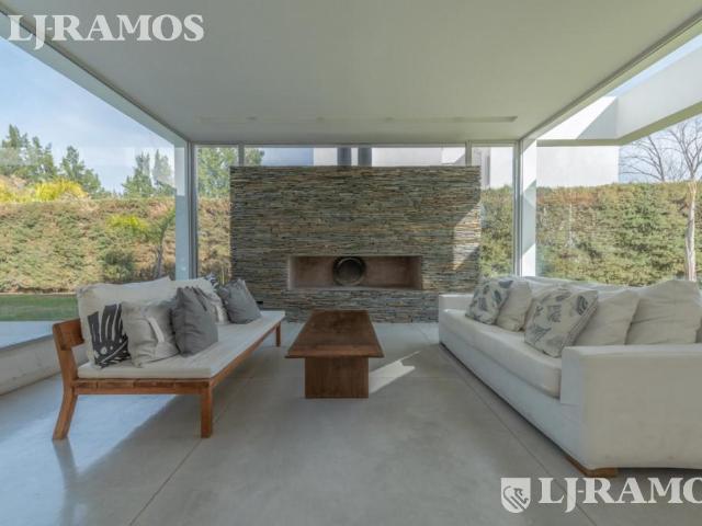 Casa con 3 dormitorios mas dependencia en venta / alquiler en EL ENCUENTRO