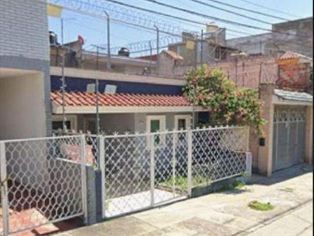 Casa con 3 habitaciones y 119 m² de terreno en venta en Arcos de Zapopan