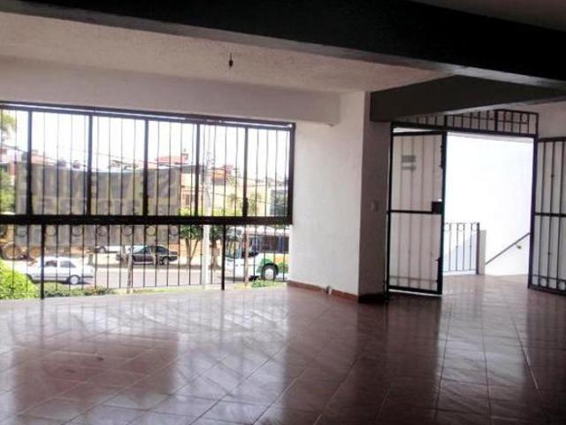 Casa con 3 habitaciones y 3 locales en venta, 300 m² superficie de terreno, Lomas de la Selva