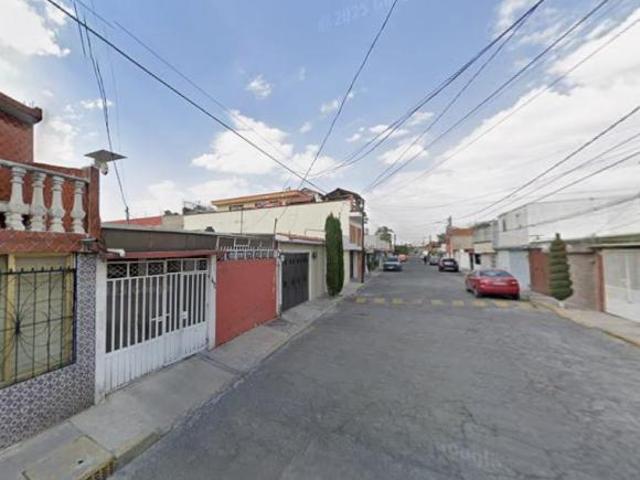 Casa con 3 habitaciones de 120 m² de superficie de terreno en venta en San Francisco Coacalco