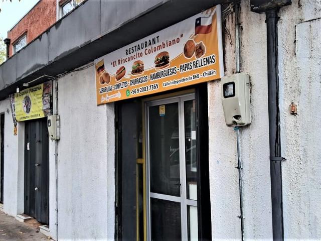 Casa con 3 locales comerciales y amplio terreno