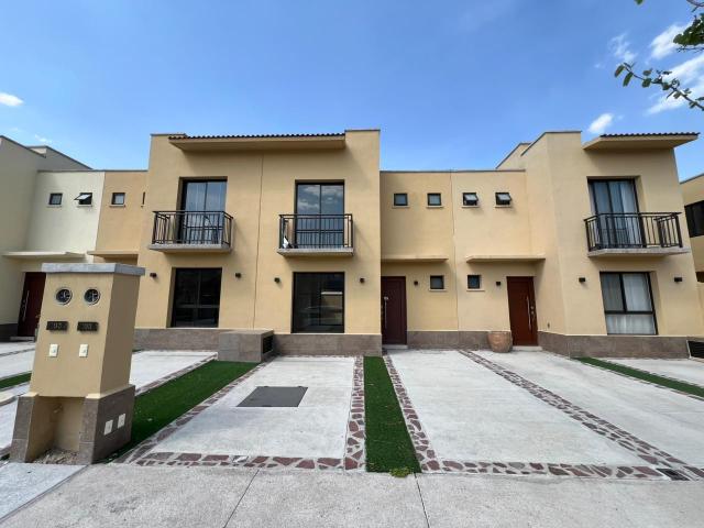 Casa con 3 Rec?maras y amenidades con Alberca
