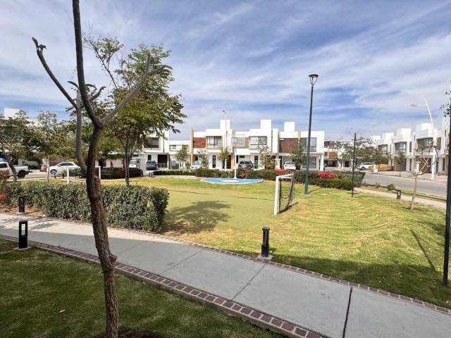 Casa con 3 Rec?maras en Aldaba II Residencial, acceso controlado y amenidades